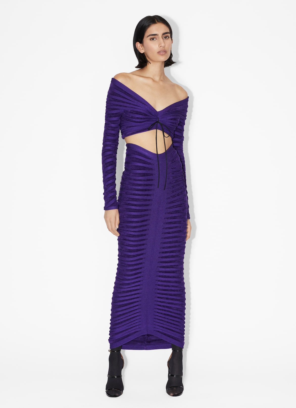 Off-shoulder velvet top ALAÏA PURPLE OFF-SHOULDER VELVET TOP